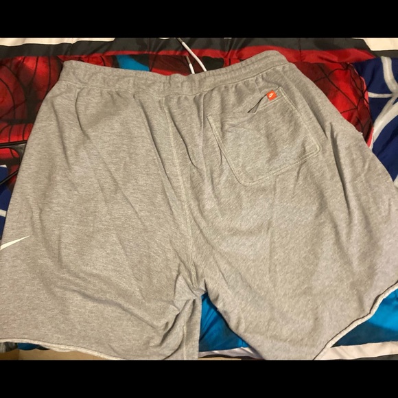 Nike shorts - Picture 2 of 3